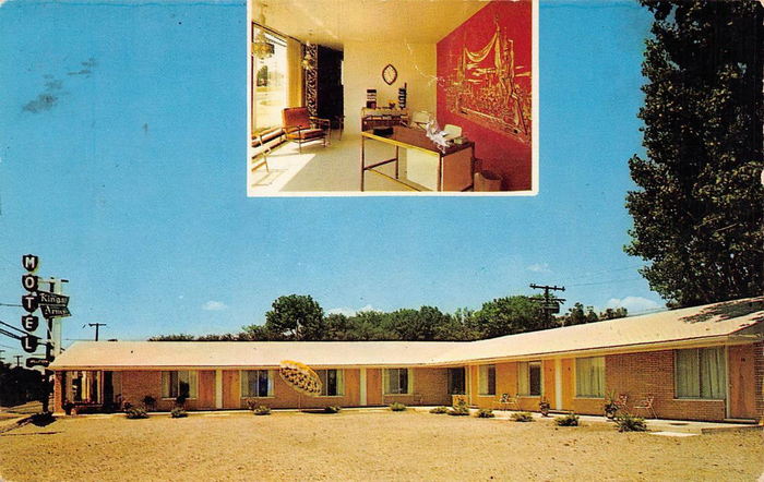 Kings Arms Motel (Budget Inn) - Old Postcard (newer photo)